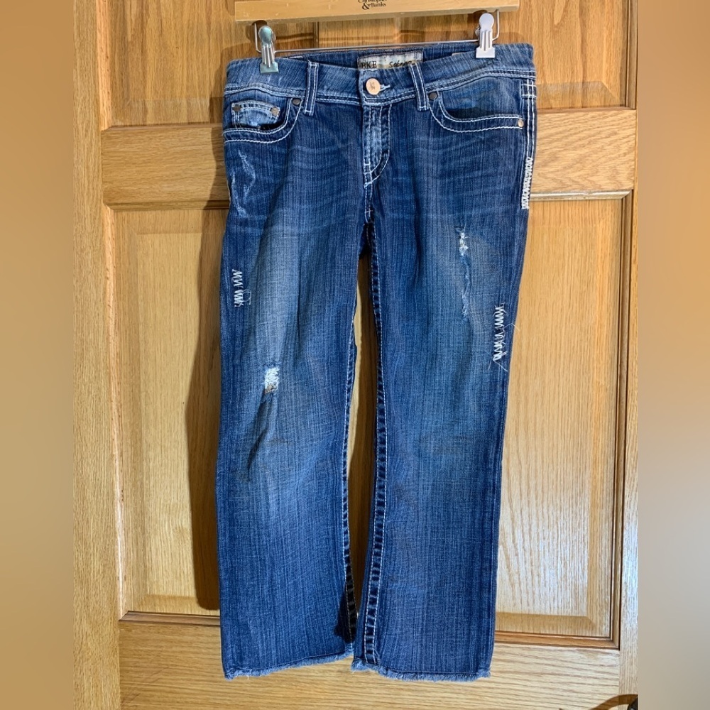 Buckle BKE Sabrina Denim Jeans Capris Size 28 Distressed Medium Wash - Low Rise